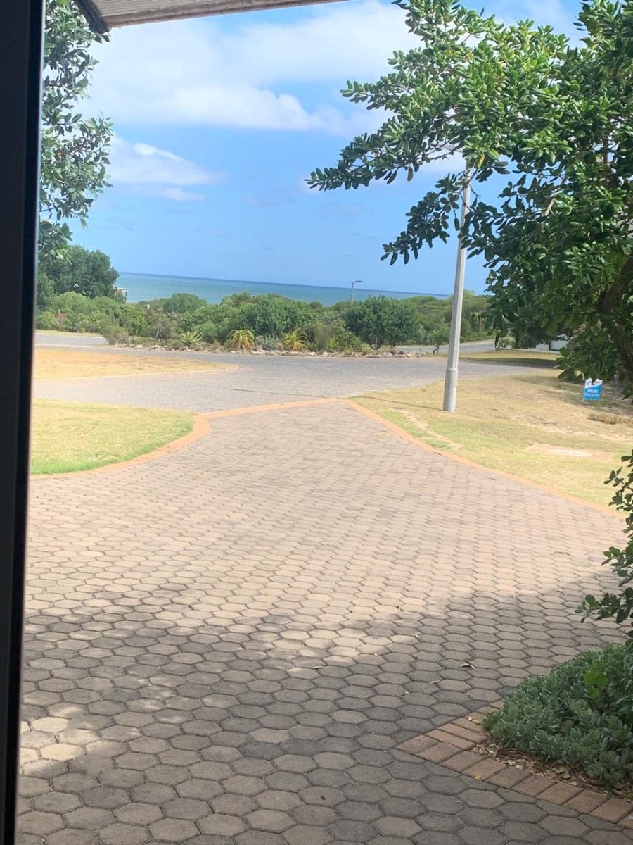 4 Bedroom Property for Sale in Stilbaai Oos Western Cape